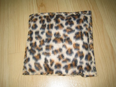 Spielkissen 20 x 20 cm mit Baldraianeinlage 002.jpg