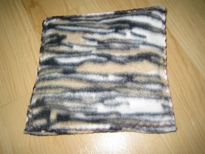 Spielkissen 20 x 20 cm mit Baldraianeinlage 003.jpg